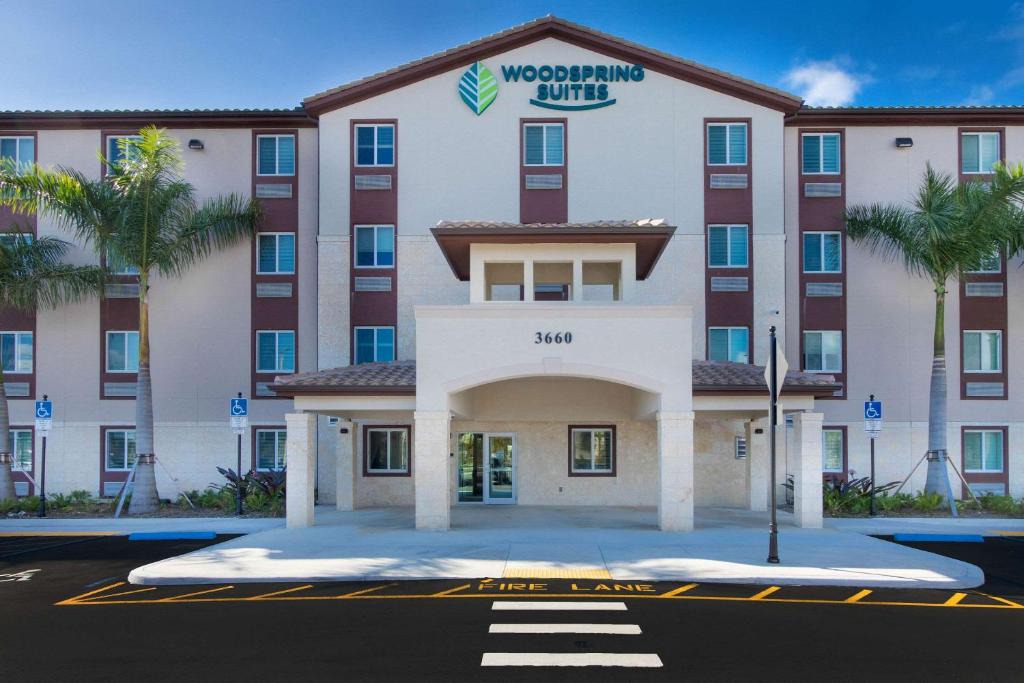 Miramar Hotel | WoodSpring Suites Miramar