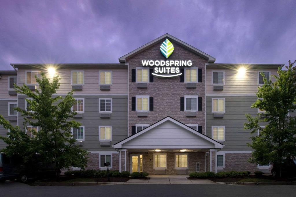 Apex Hotel | WoodSpring Suites Raleigh Apex