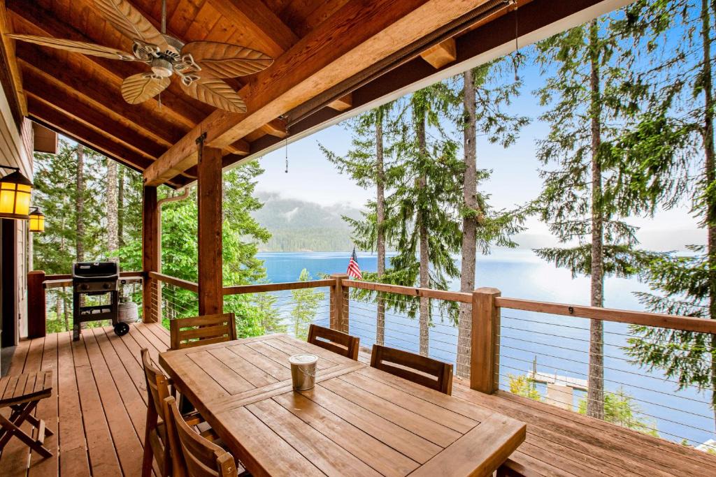 Hoodsport House | Woodstone Cabin