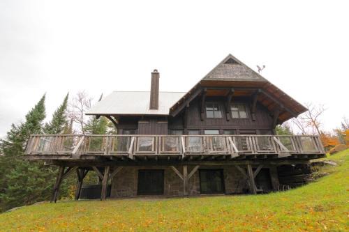 Lac-Superieur Ski Chalet | Woodsy Cabin Mont Tremblant