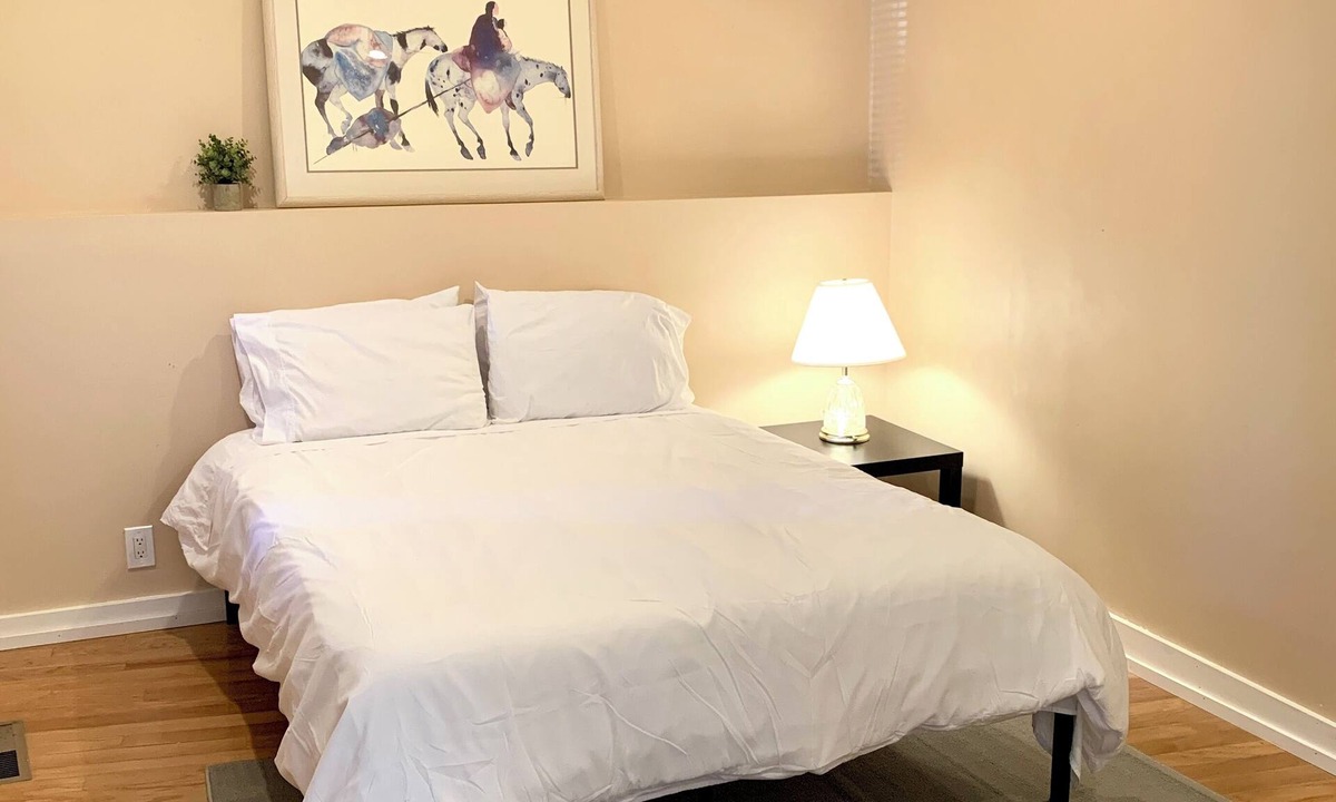 Woodside House | Woodsy Woodside Oasis