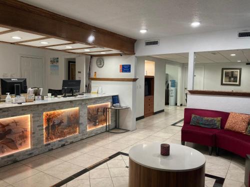 Woodward Hotel | Woodward Inn & Suites