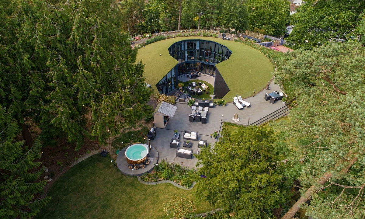 Sidmouth House | Woolbrook Reservoir - Hot Tub, Secure Parking