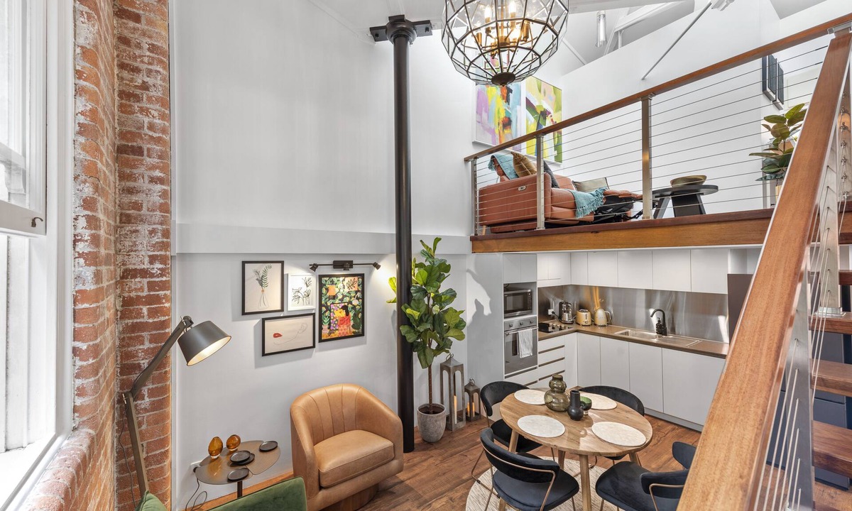 Teneriffe Apartment | Woolstore Elegance ~ 2Bed/2Bath/1Car ~ Teneriffe