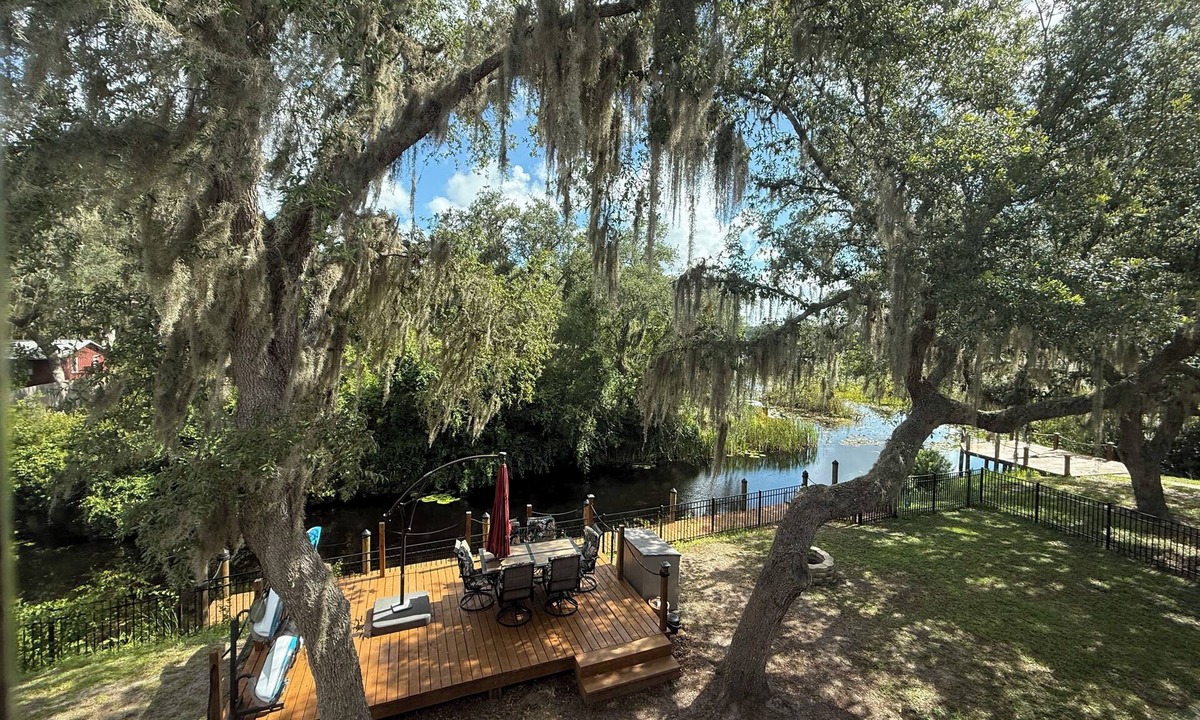 Salt Springs House | Work and Pet Friendly Ocala Forest Lakefront Retreat