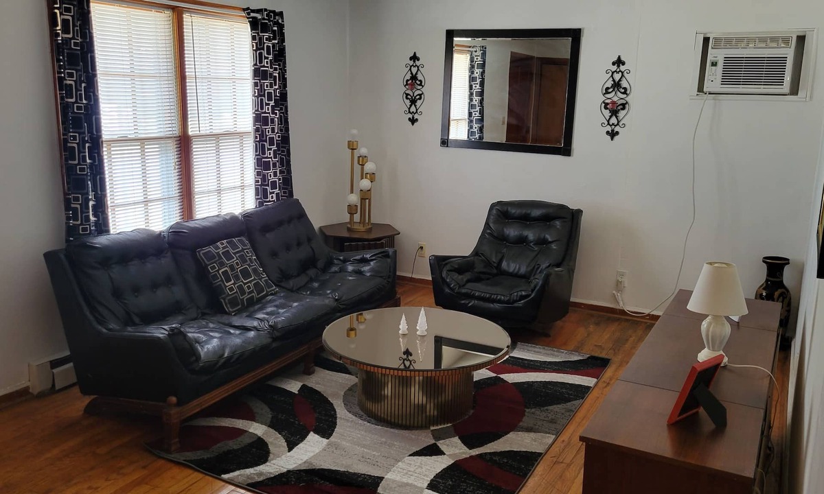 Franklin House | Work Crew or Family-Friendly Lodging - 3 Bedrooms