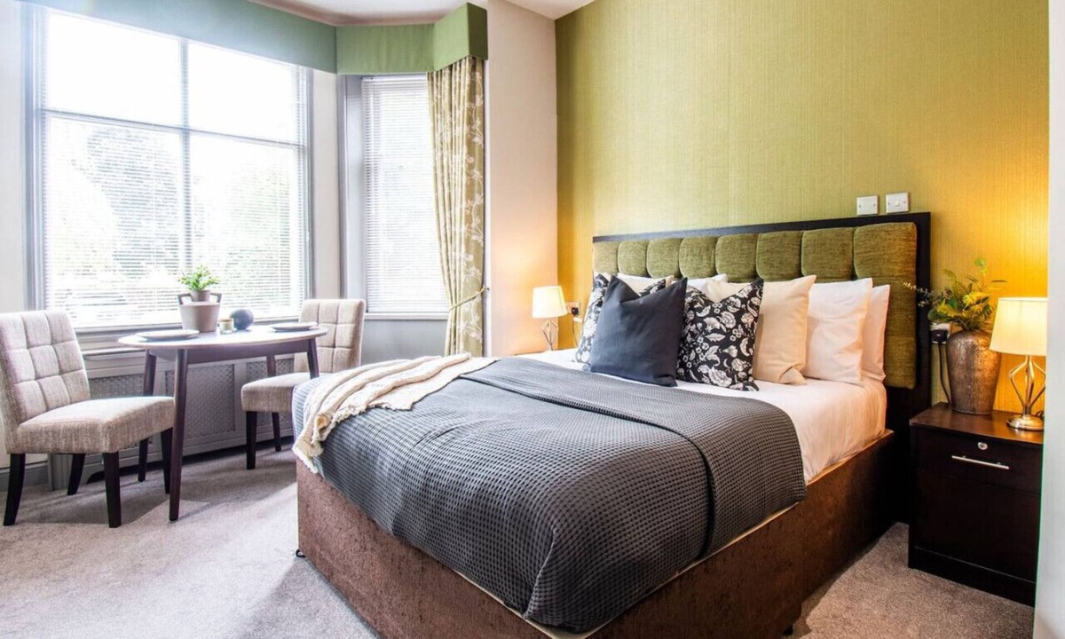 Yeovil Apartment | Work or Relax; Studio w/Free Parking & Gym Access