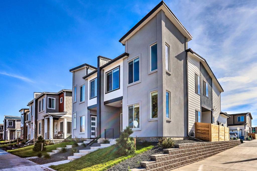 Dupont House | Work, Play and Explore! Townhome 6 Mi to Dtwn Denver