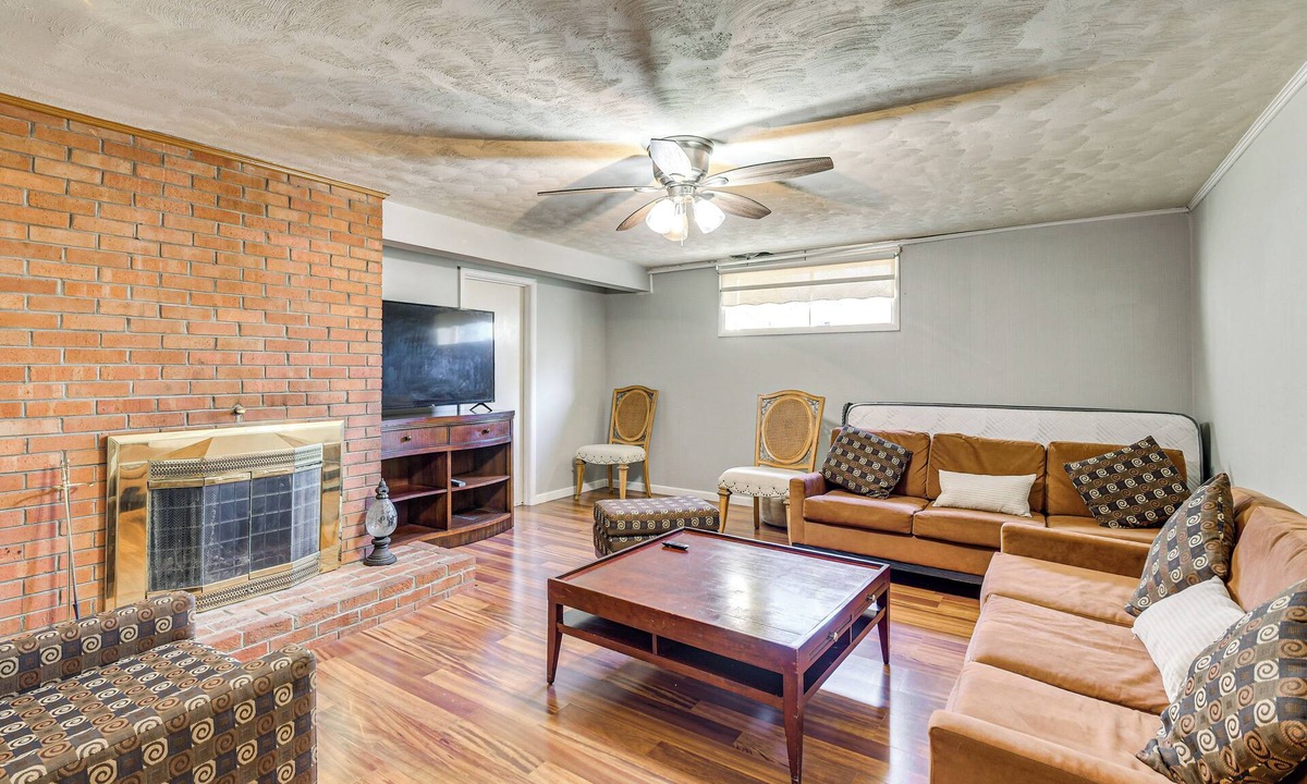 Alexandria Apartment | Work & Play in Alexandria! DMV Commuter Base