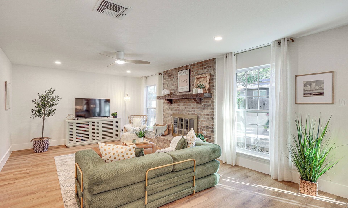 North San Antonio - SAT House | Work & Relax: San Antonio Home w/Hot Tub!