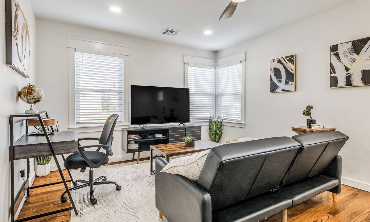 Bartlesville Apartment | Work, Rest & Recharge – Downtown Home w/Washer & Dryer