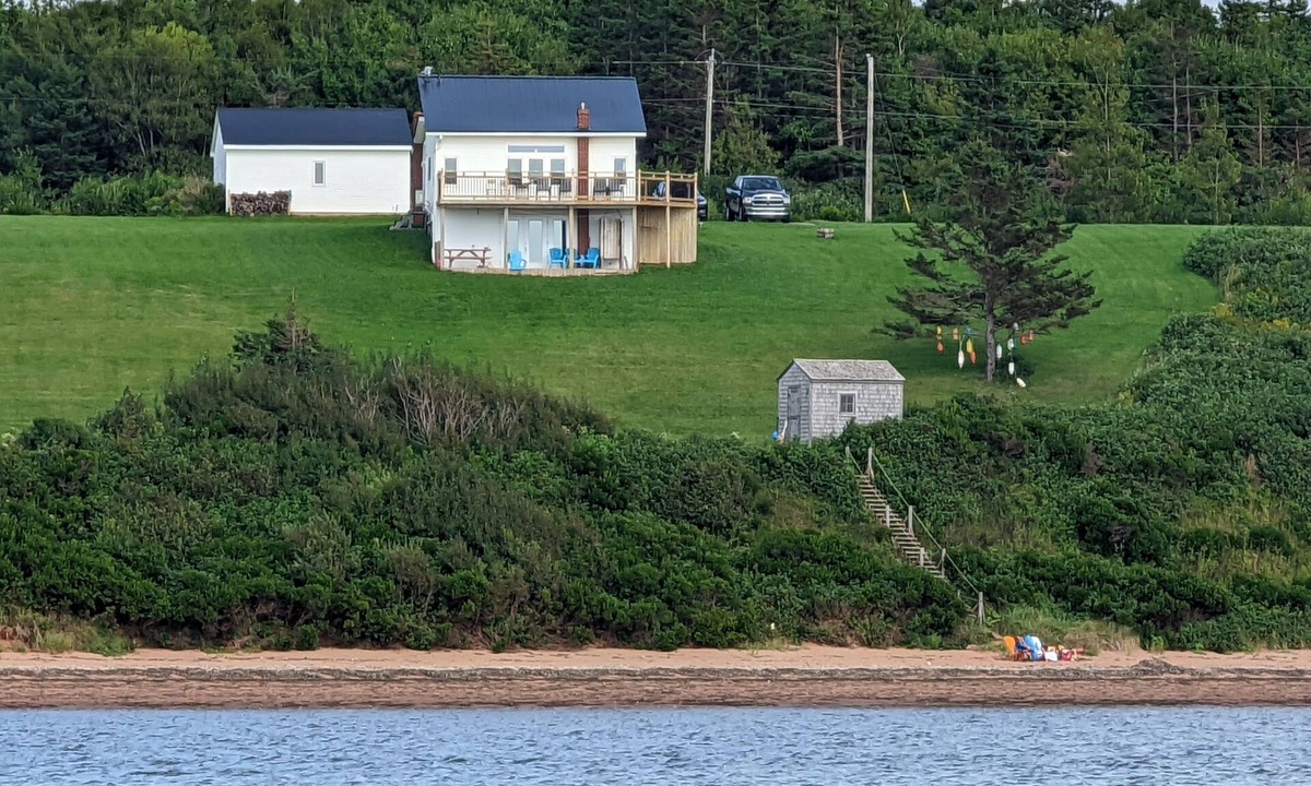 Brae Cottage | Workation, vacation on 350 feet private beachfront