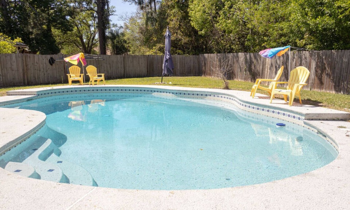 Southside House | ~Worker Wonderland Sleeps 14 Heated Pool~