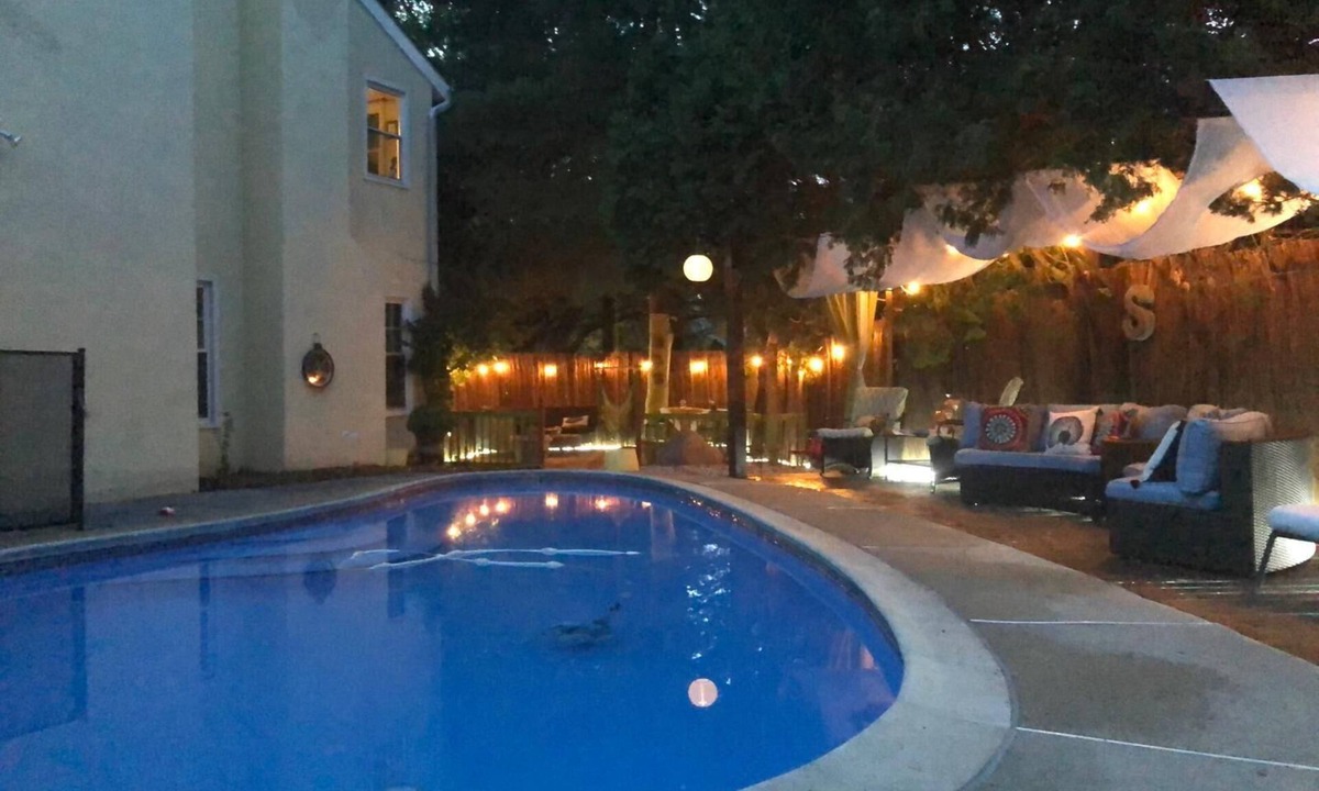 Bala-Cynwyd House | World Cup 15 min: Sleeps 10, Pool, Near Airport