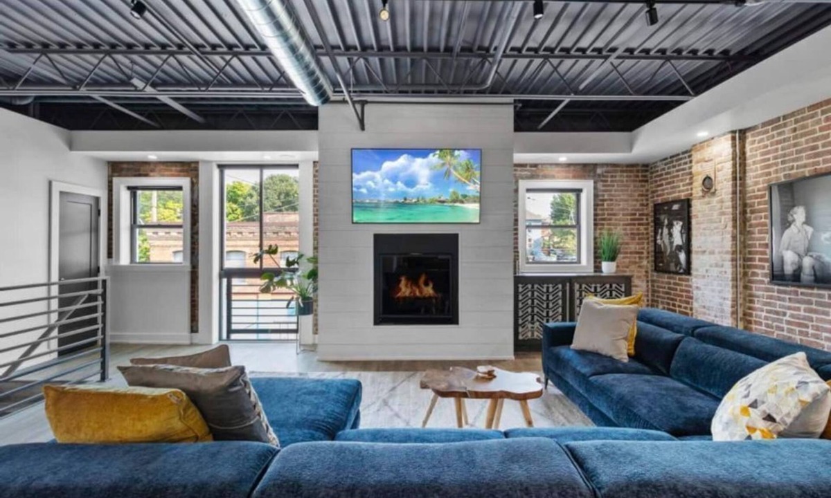 Kansas City Condo | World Cup 2026 VIP HQ: 4,000 SqFt Luxury Penthouse & Rooftop