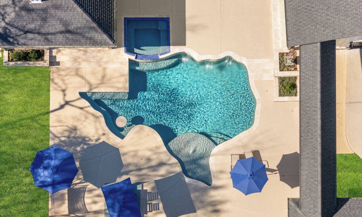 Conroe House | WORLD CUP EXECUTIVE BASE CAMP-Texas-Shaped Pool & Spa-5Star Luxury-Whole Home