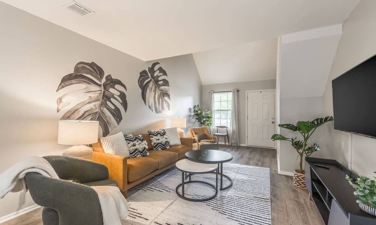 Liberty House | World Cup Fan Base 3BR with Private Garage