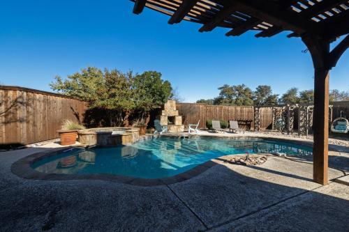 Frisco House | World Cup Group Stay | Pool, Games & Outdoor Space