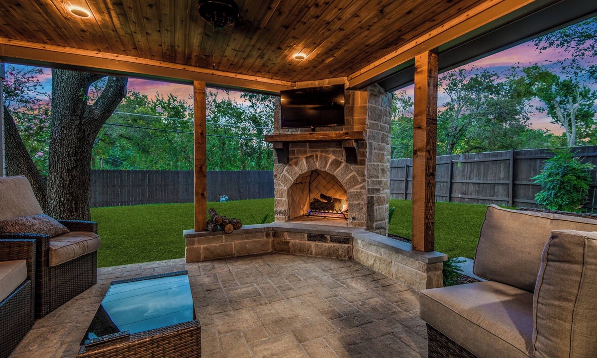 Plano House | World Cup Host Metro, Near DART Rail/US-75/PGBT Downtown Plano, Parking + Patio