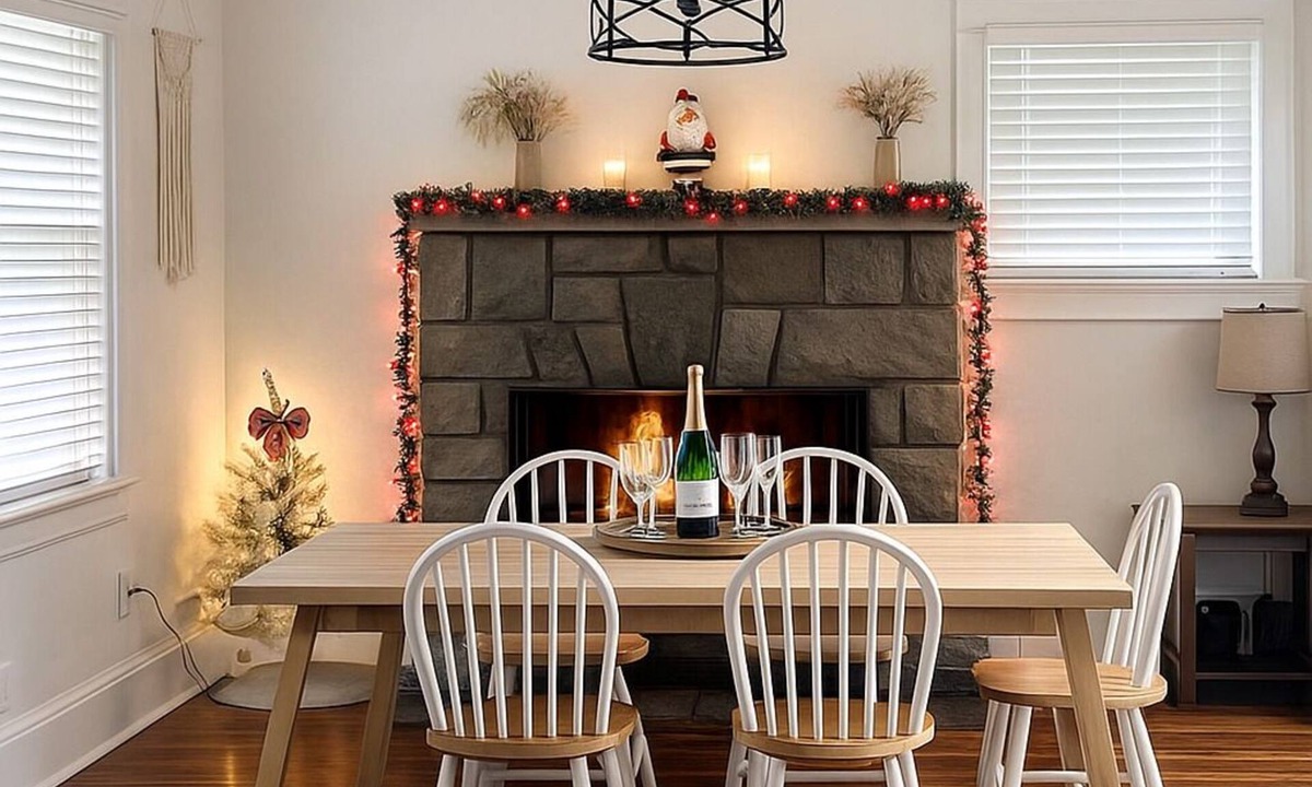 Southmoreland House | World Cup HQ! 6BR Kansas City Home w/Hot Tub, Cinema, BBQ & Game Room