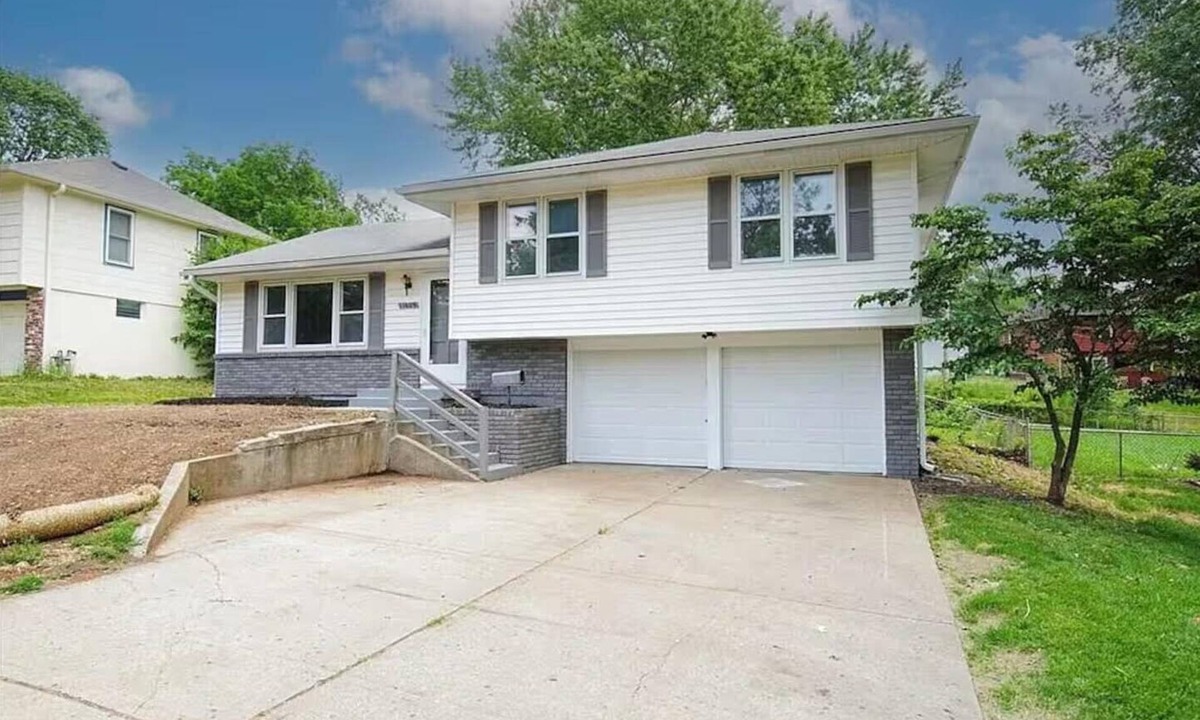 South Kansas City House | World Cup KC - 15 minutes to Arrowhead Stadium