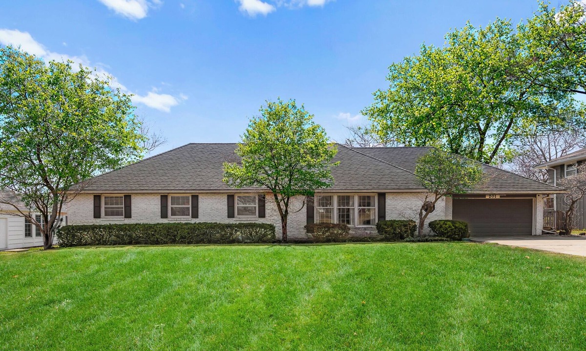South Kansas City House | World Cup KC, 15m to Stadium and Fan Fest, Pool & Hot Tub