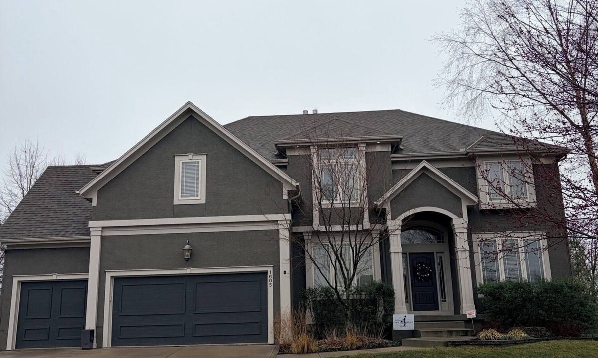 Lee's Summit House | World Cup Luxury in Lees Summit, MO! Situated only 8 miles/14km from Arrowhead