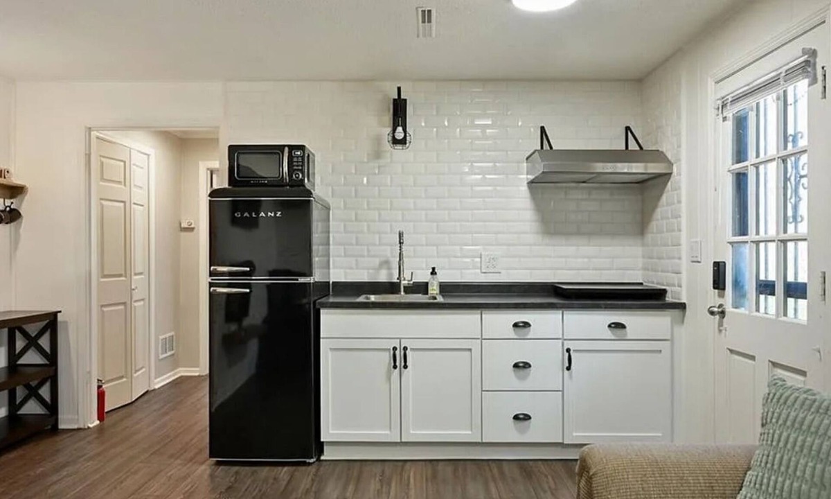 South Kansas City Apartment | World Cup Ready-Fast WiFi- Clean 1 BR-10 minutes to stadiums