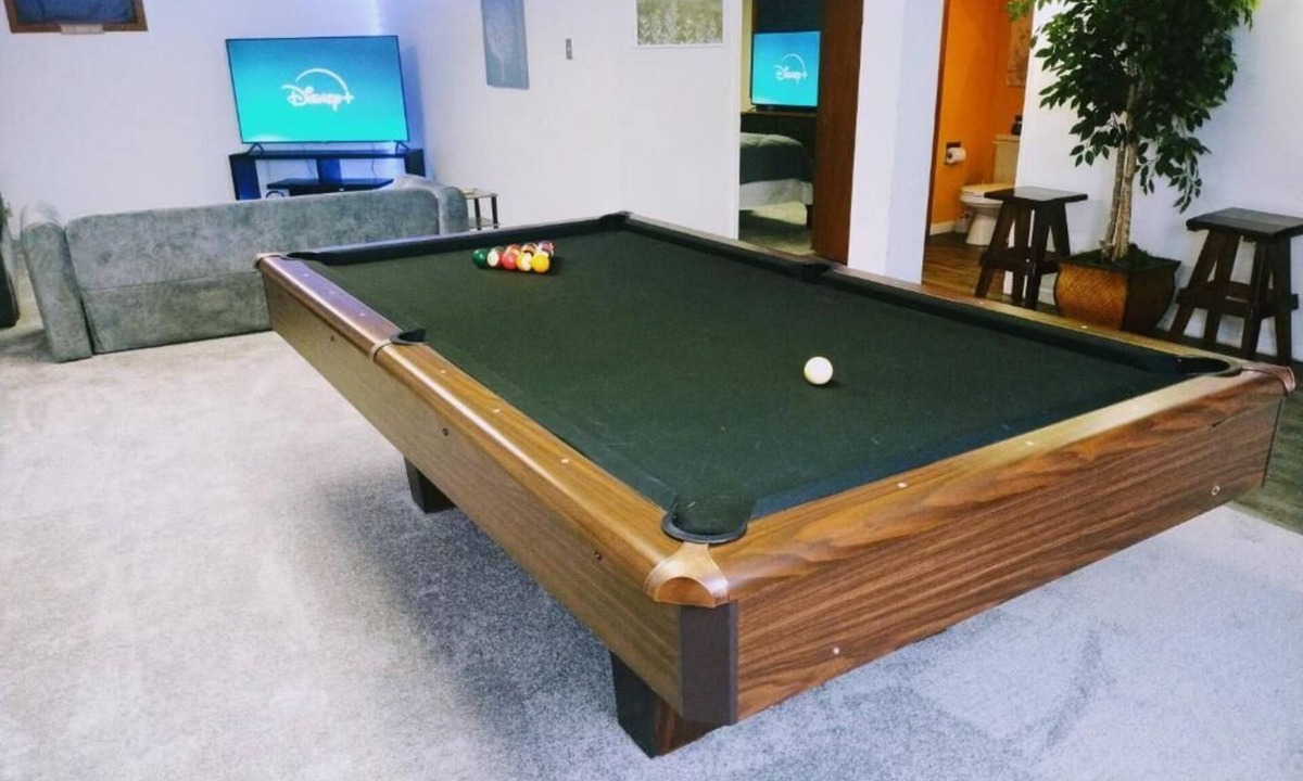 Kansas City House | "World Cup ready KC stay sleeps 11, pool table, Full kitchen, Big Screens &More"