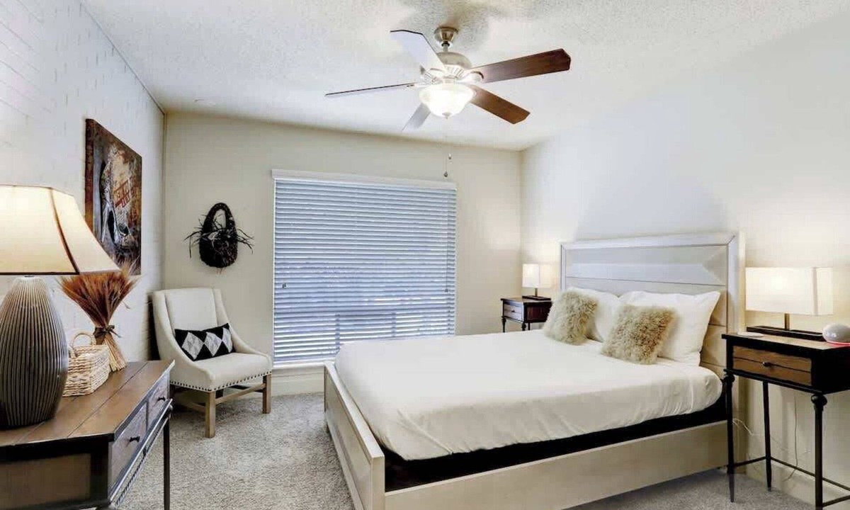 Uptown Apartment | World Cup Urban Apartment | Galleria Escape