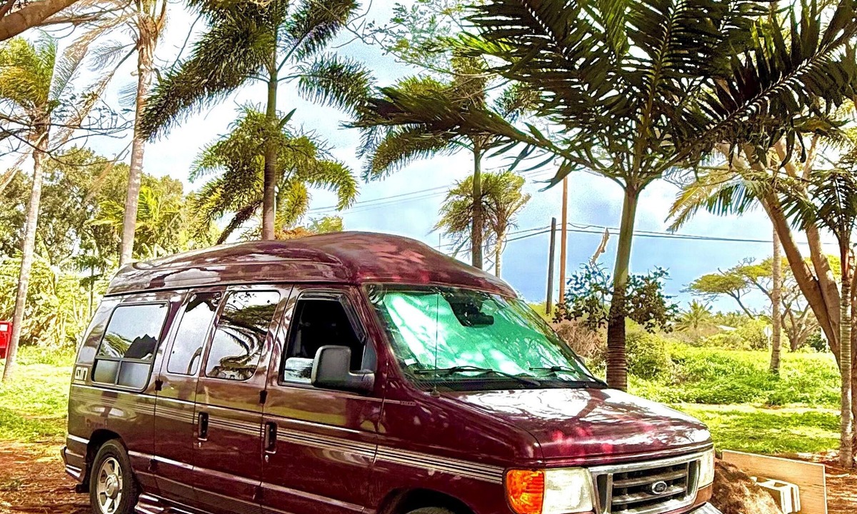Kahului House | World Famous Deluxe High Top Camper