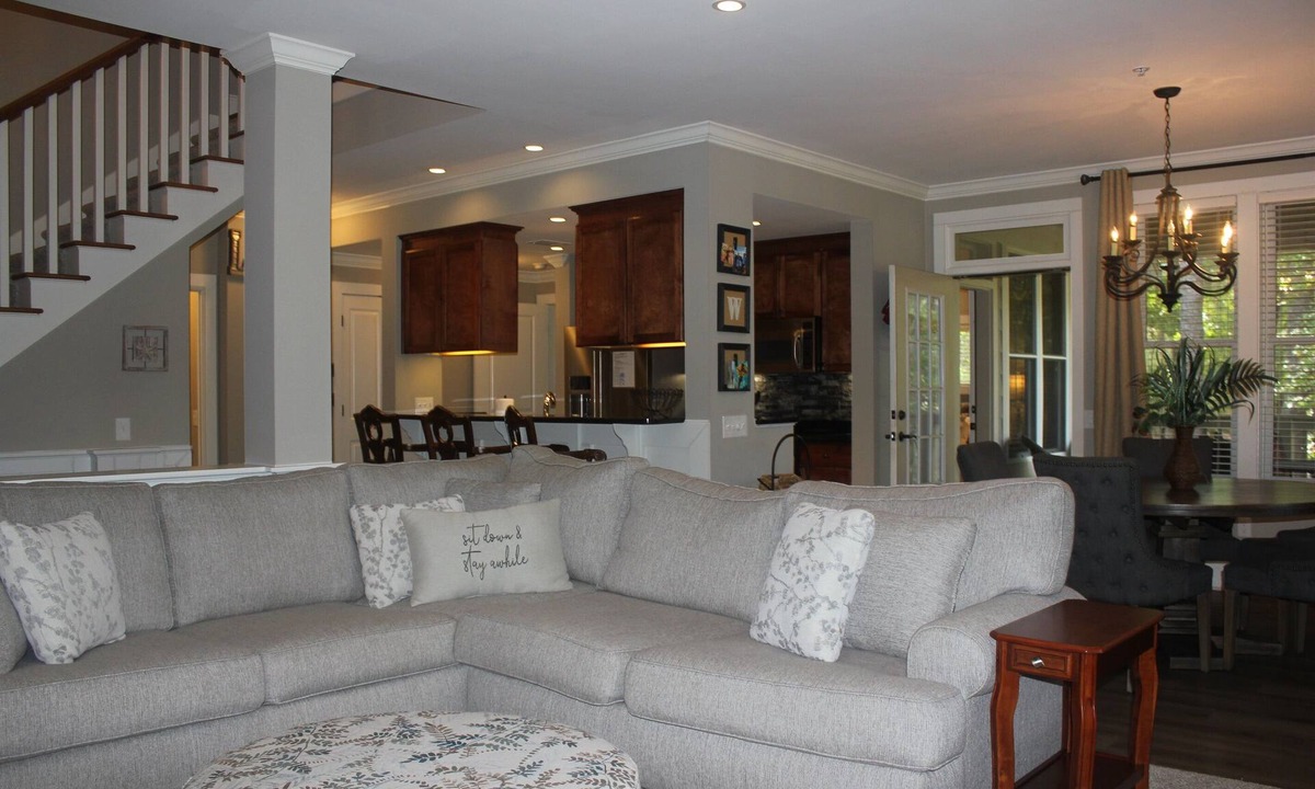 Greensboro Condo | WOW! 30% Off Until June | Walk to Ritz, Golf Front, 3 King Beds, Book Now