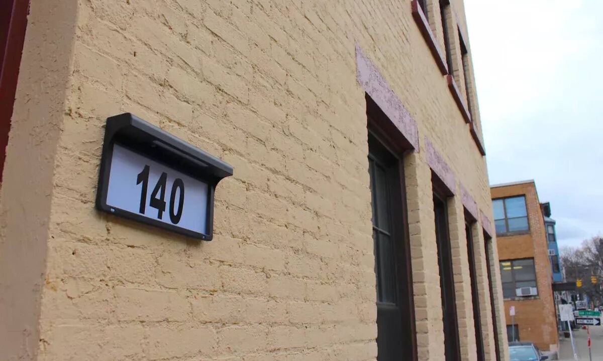 Downtown Albany Apartment | WOW ★ Bright Apt ★ PRIME downtown Walk Everywhere