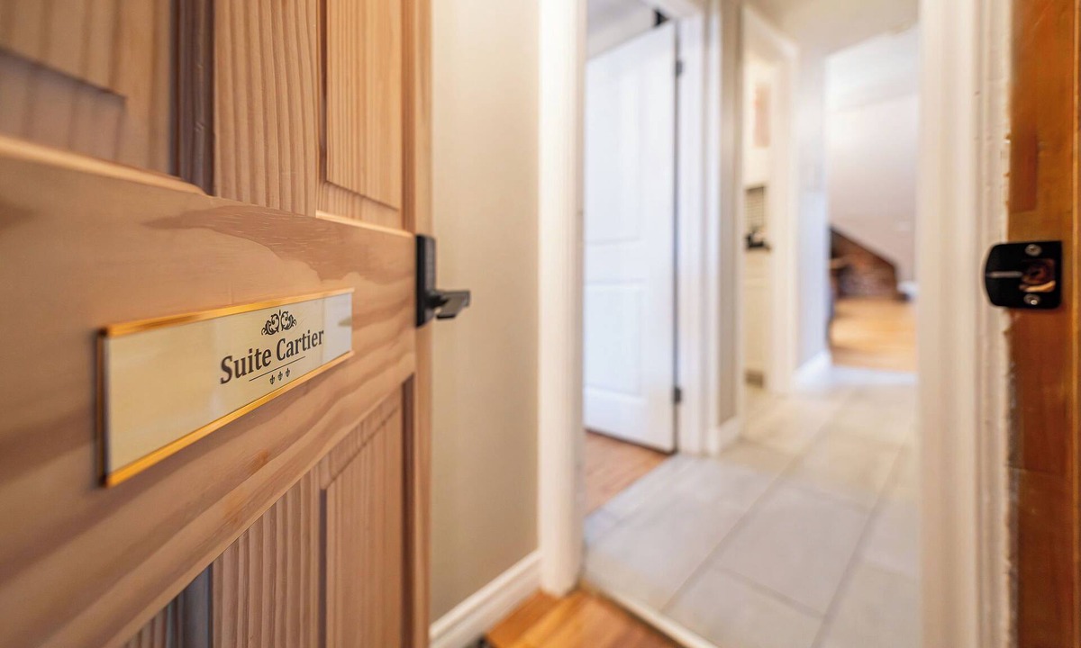 Cap-Blanc Apartment | Wow! Perfect Location - Perfect Stay in Québec City! Suite Cartier