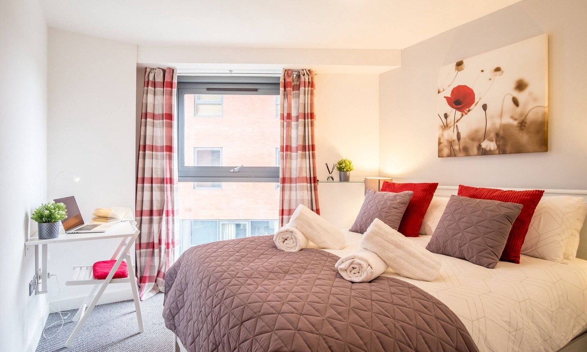 Sheffield Apartment | ♡ WOW ♡ Stylish 2Bed. 2Bath + Free Parking & WiFi