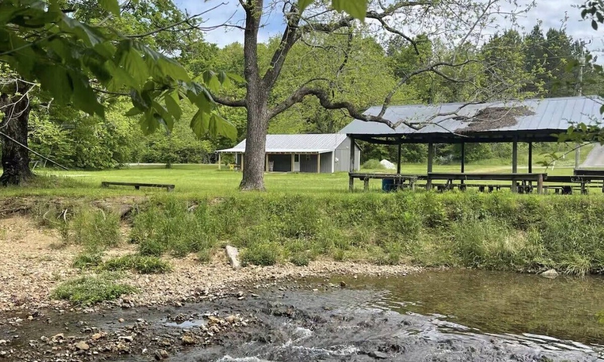 Summertown Cabin | WR's Saw Creek Cabin