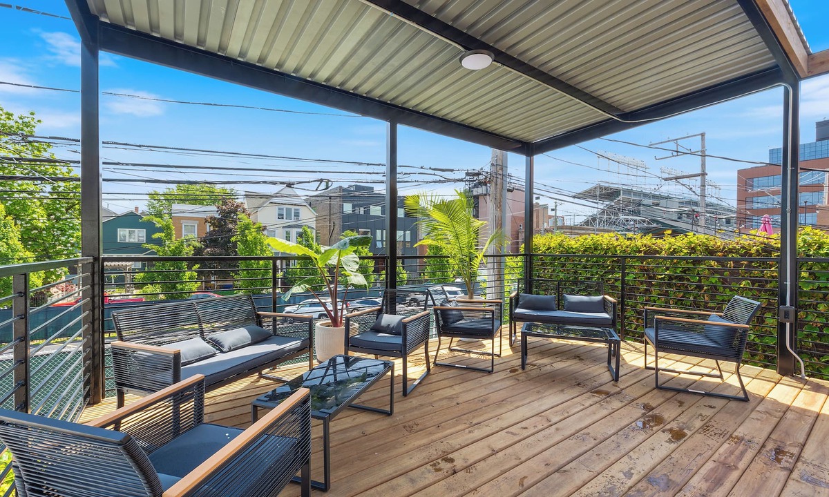 Wrigleyville Apartment | Wrigleyville Suites