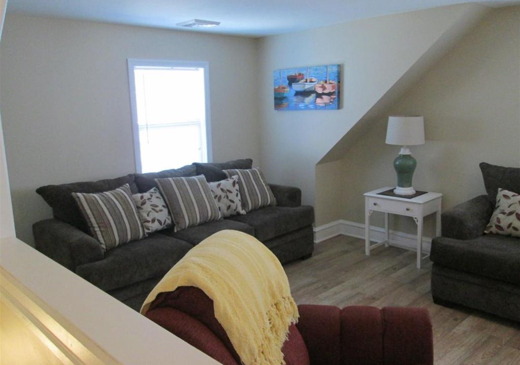 Wildwood Apartment | WW242 East Hand Avenue, 2nd Floor