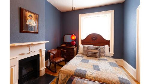 Cimarron Hotel | Wyatt Earp - Historic Hotel Room