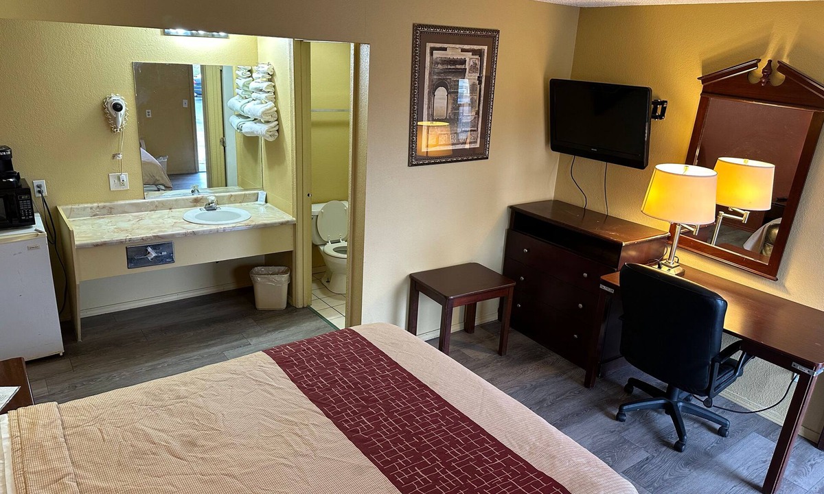 Clinton Hotel | Wye Motel