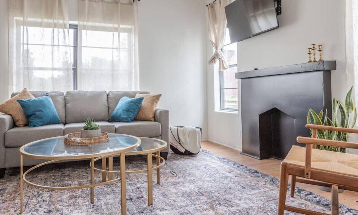 Maple Ridge Apartment | Wyndam`s Foresight - quaint abode near everything!