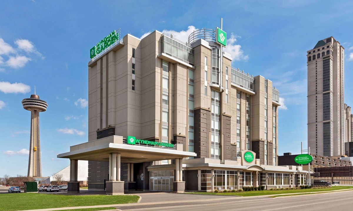 Fallsview Hotel | Wyndham Garden Niagara Falls Fallsview
