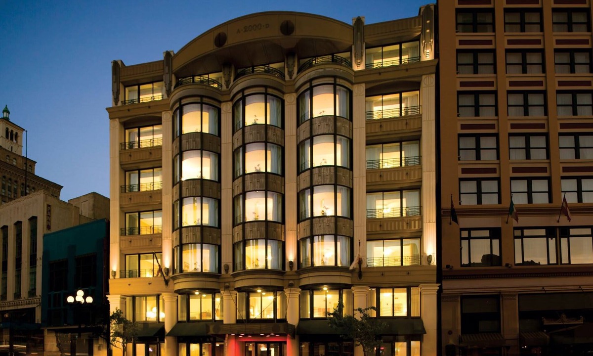 Gaslamp Quarter Condo | Wyndham Harbour Lights | Six Studio Suites