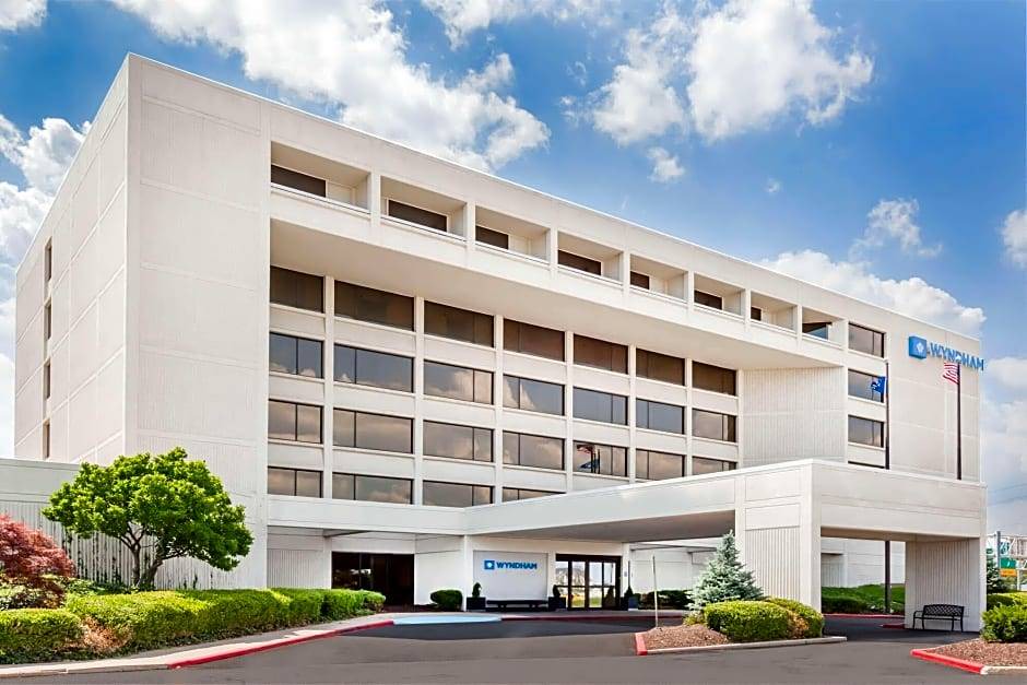 Wayne Hotel | Wyndham Indianapolis West