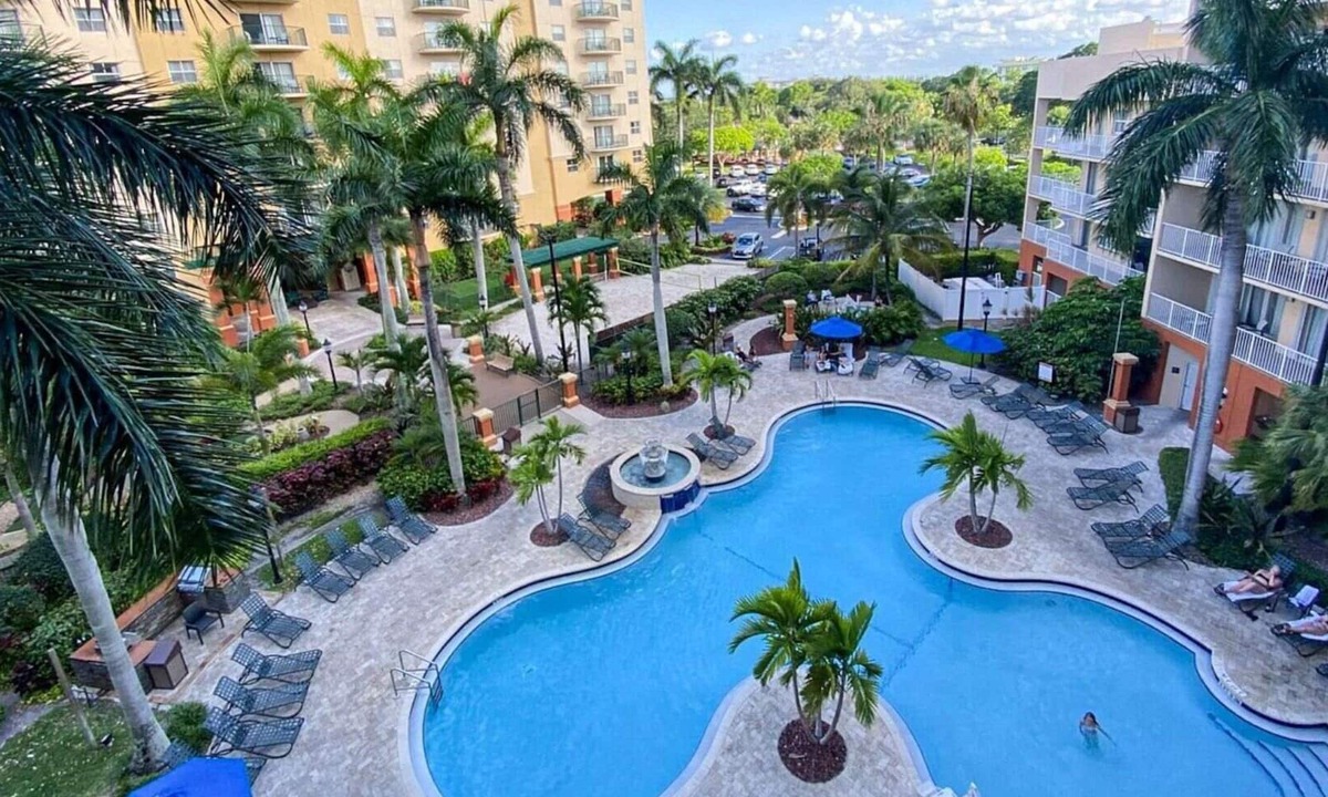 Survey Creek Condo | Wyndham Palm-Aire- 2br-Pool, Mini Golf, & Beach Shuttle!