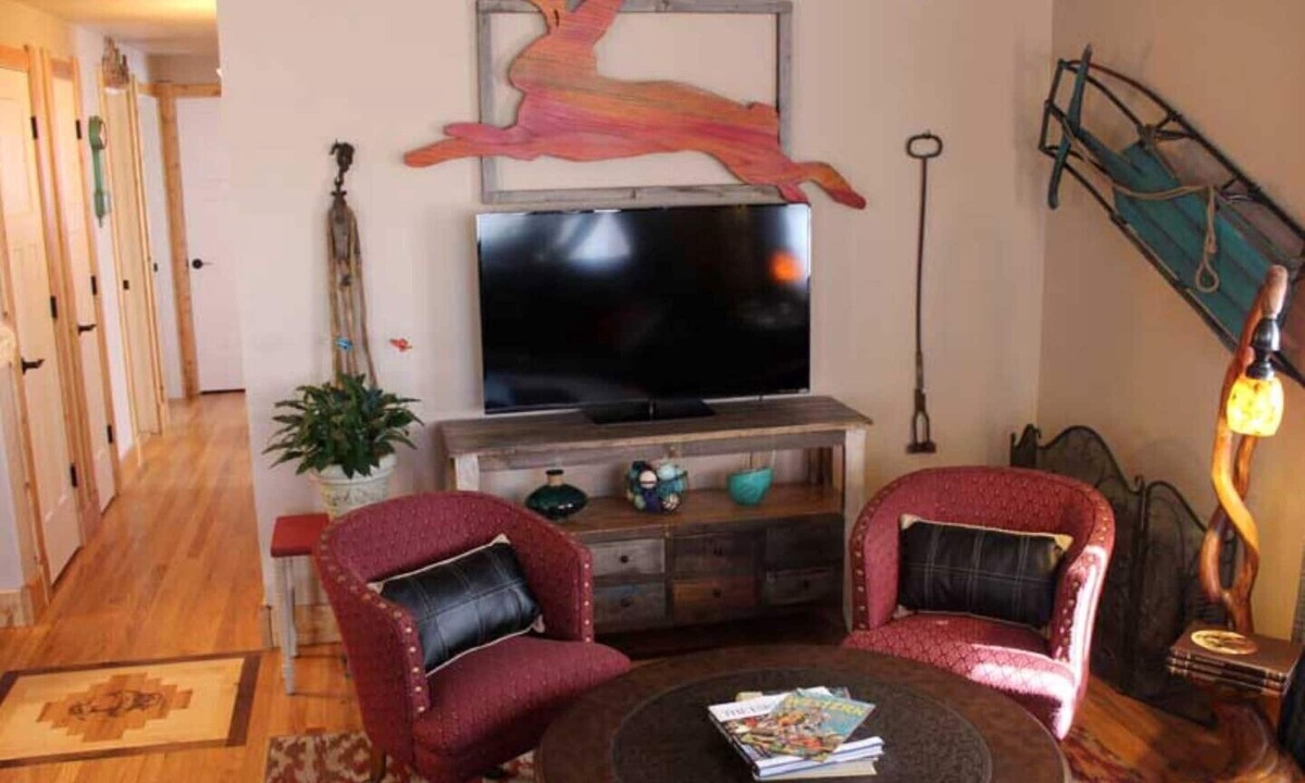 Laramie Apartment | Wyo House - Unique Western Motif