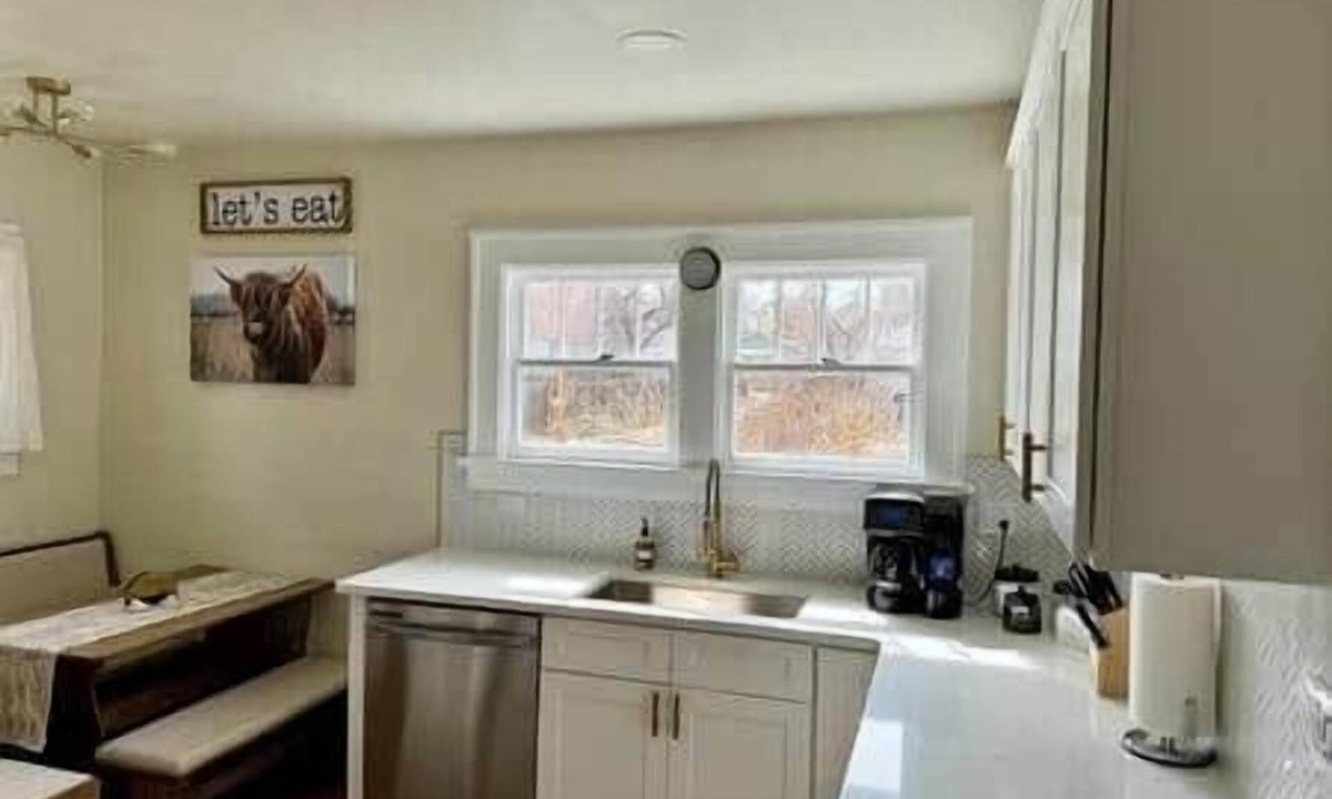 Casper House | Wyoming Freedom - Centrally Located Mid-Century Charmer