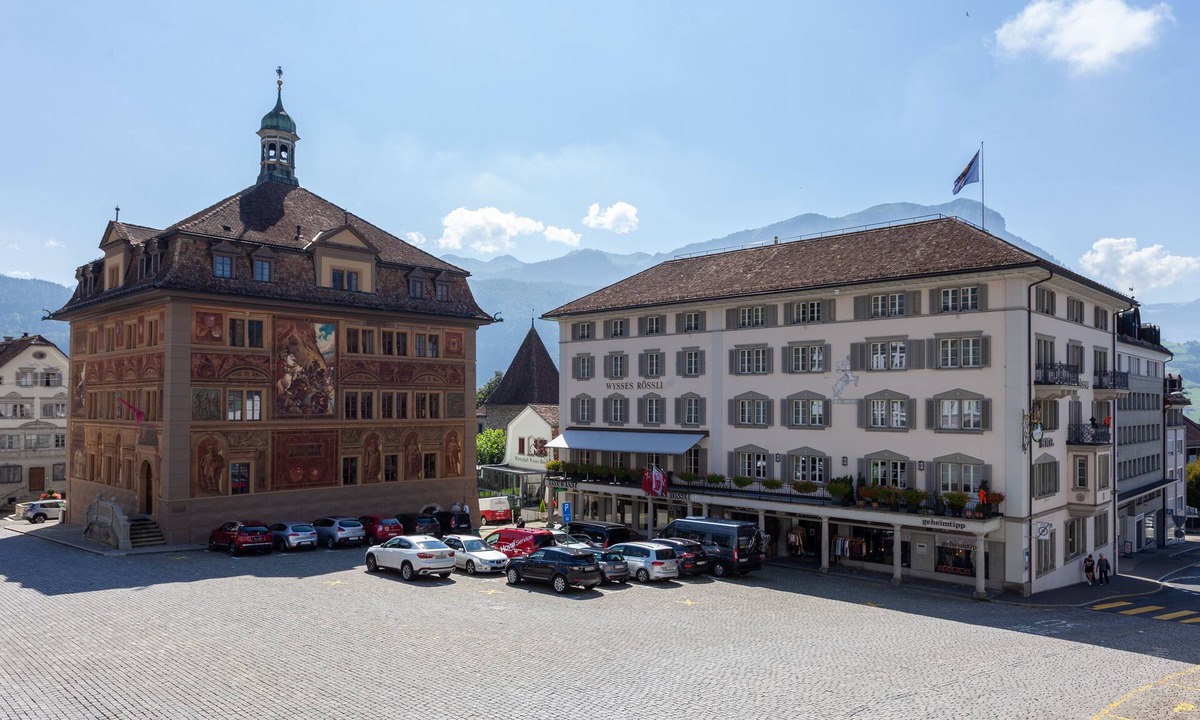Schwyz Hotel | Wysses Rössli