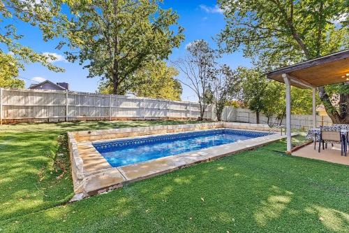 Corinth Apartment | XL house close to UNT TWU fast drive to DFW AT&T