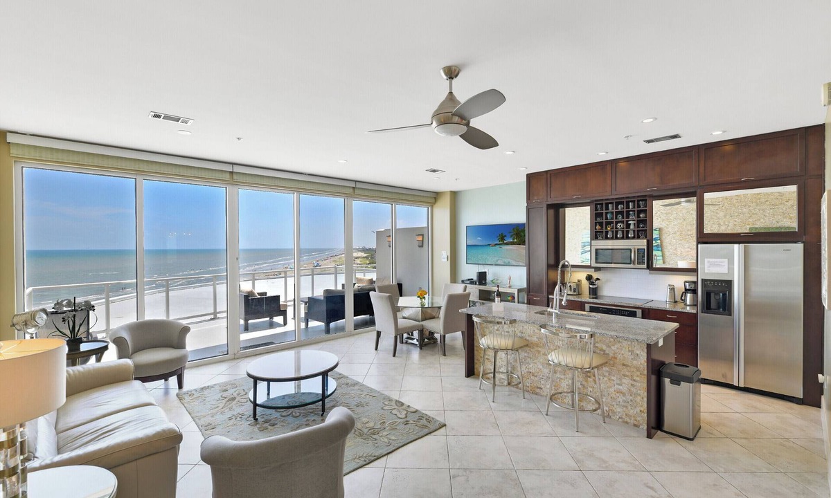 Galveston Condo | XL Terrace, Lazy River, I-O Pools, Game Room, Spa, Beach, Luxury 2-2 Penthouse!